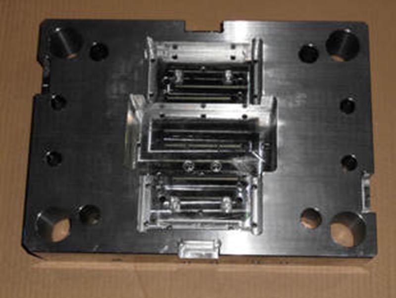 宁明精密塑料模-06